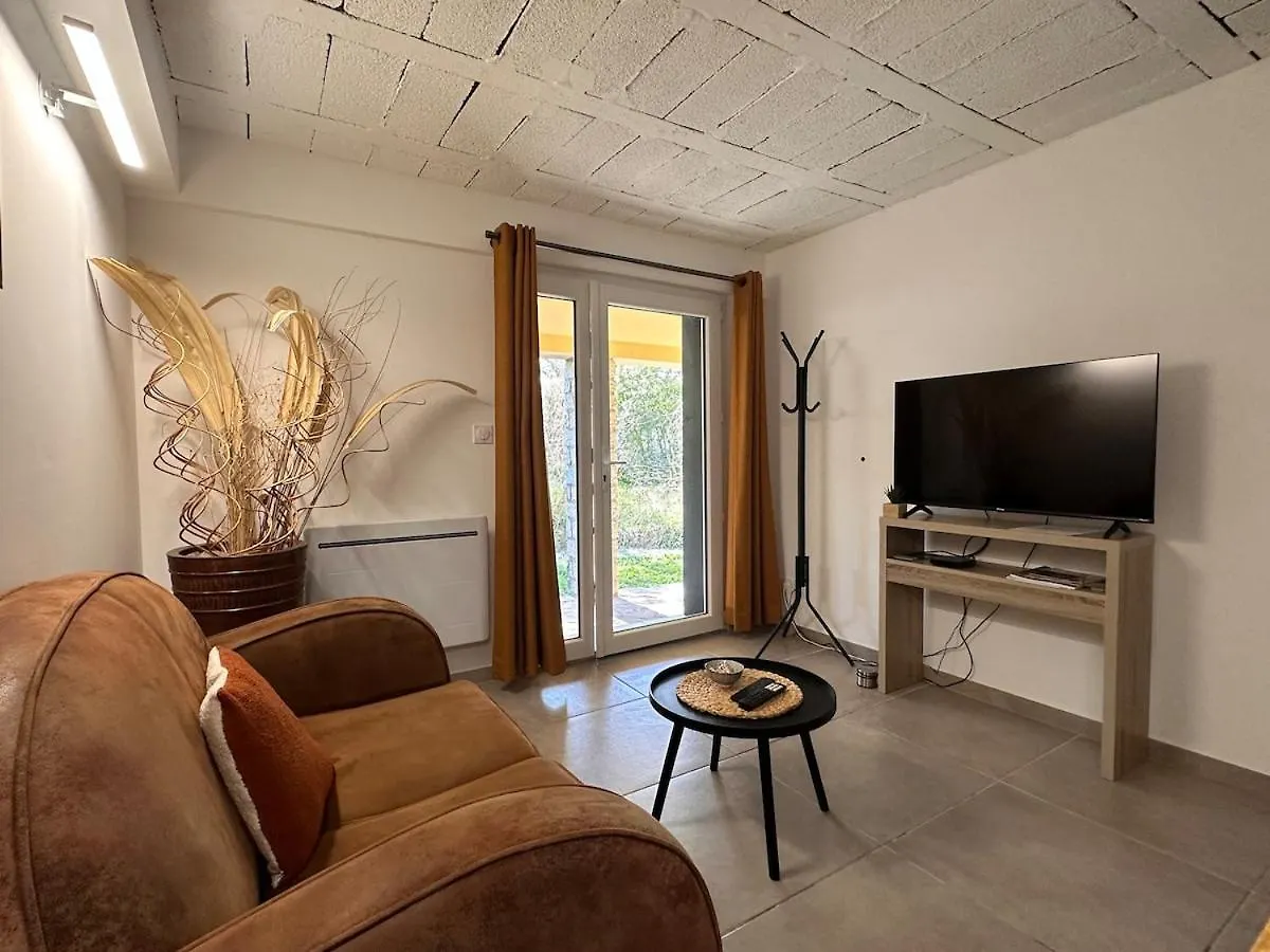 Nice App Private Parking, Garden, Furnished Terrace Châteauneuf-du-Rhône Appartement